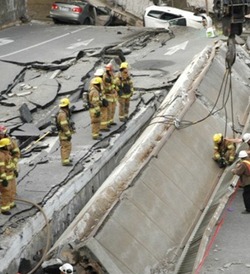 Collapse of de la Concorde overpass